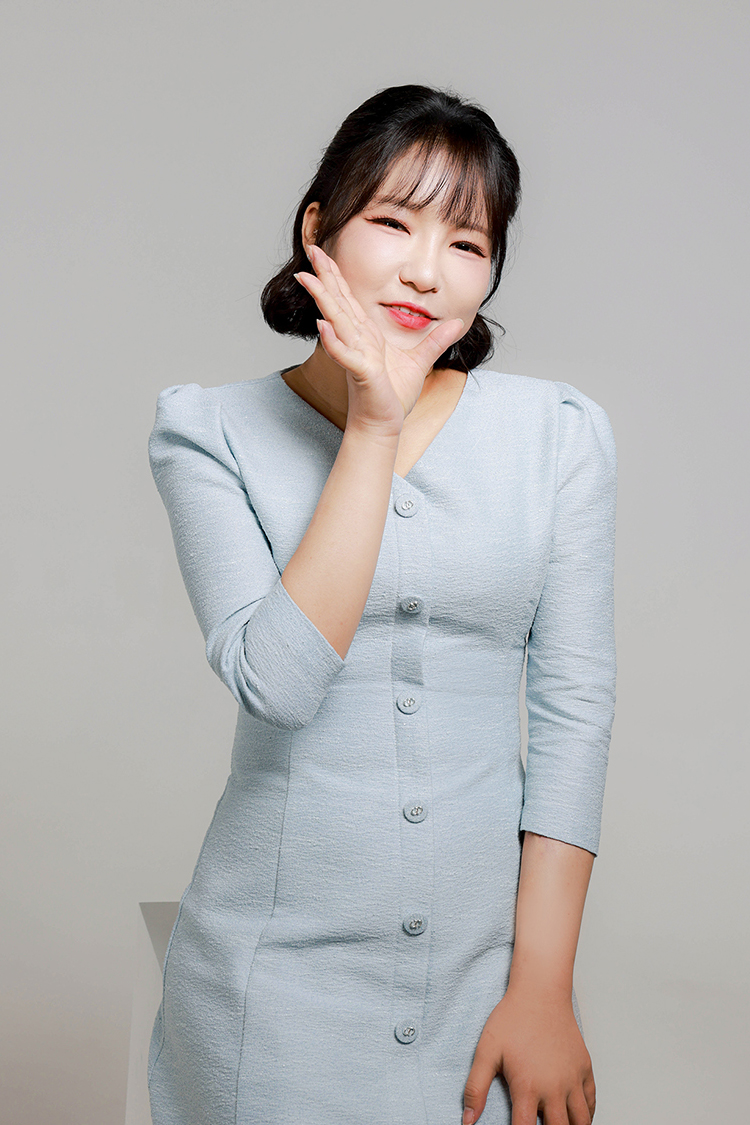 오케이 포즈를 취한 엄마