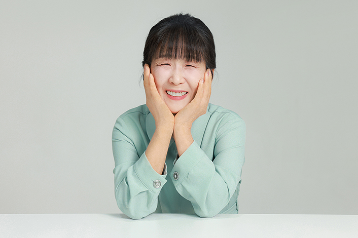 오케이 포즈를 취한 엄마