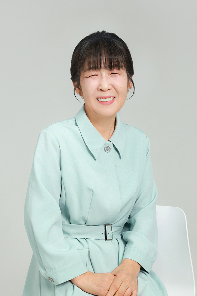 사과를 든 엄마