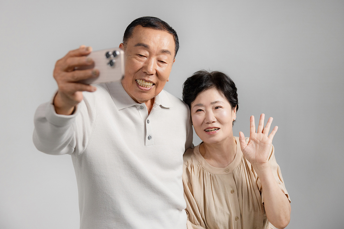 사과를 든 엄마