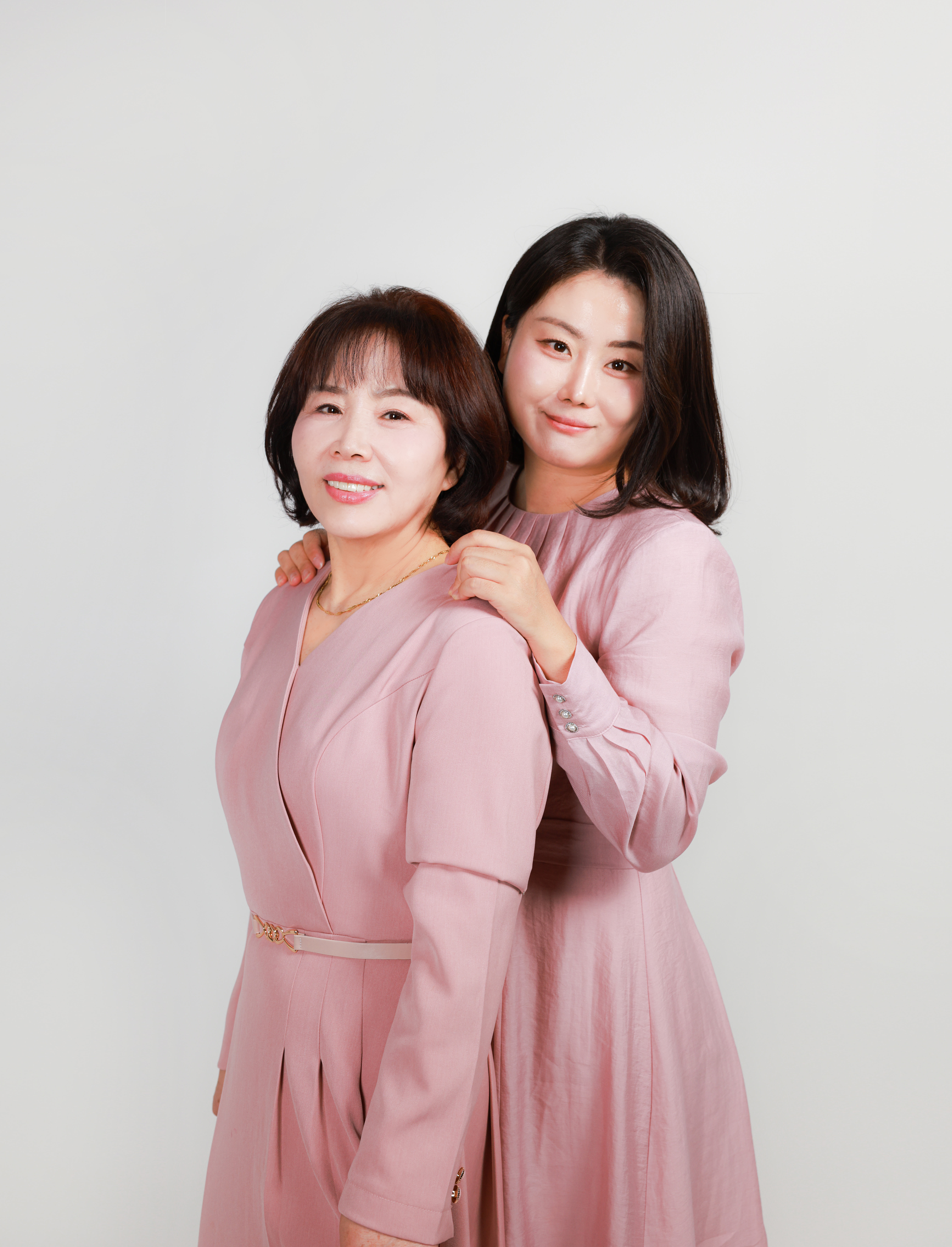 오케이 포즈를 취한 엄마