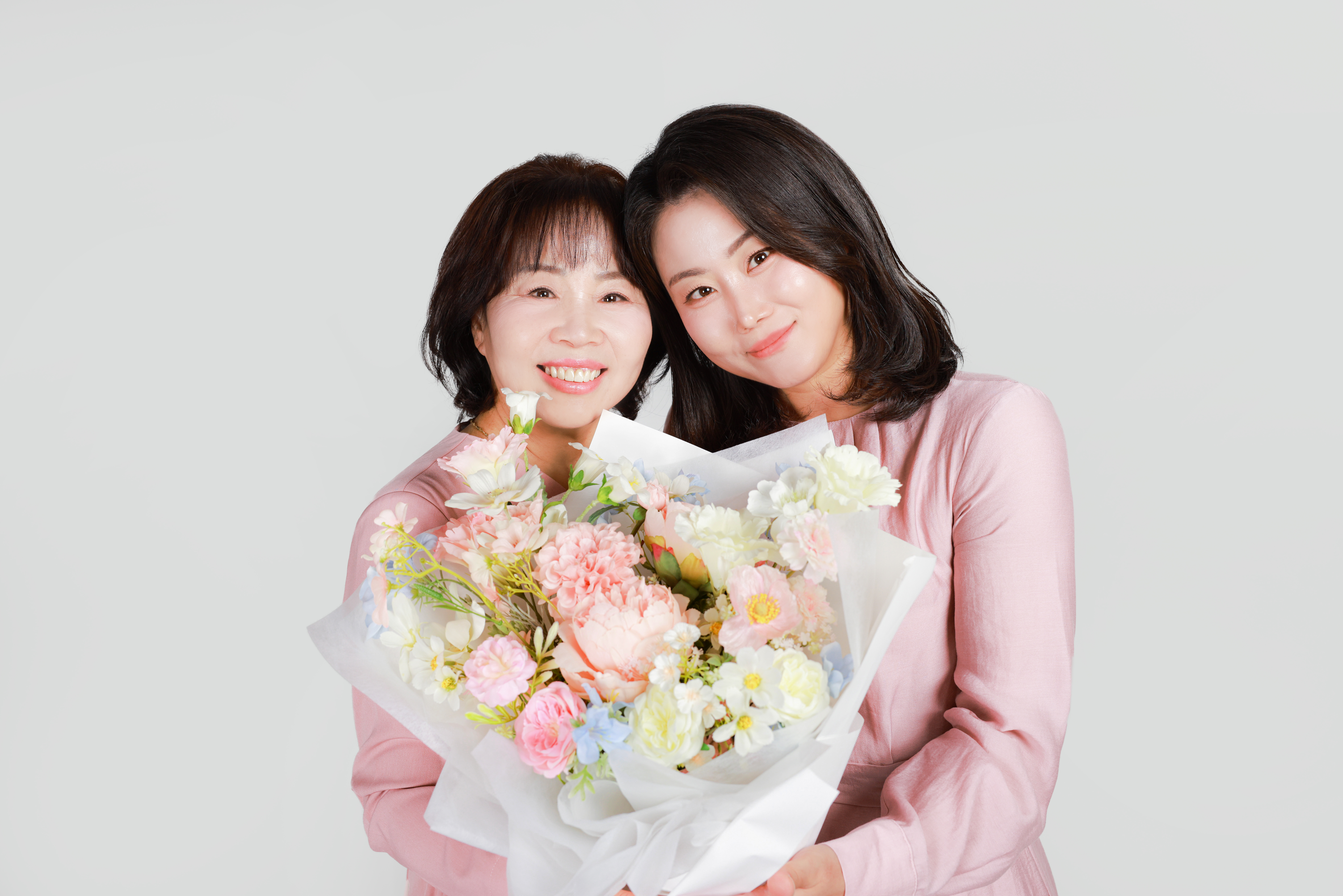 사과를 든 엄마